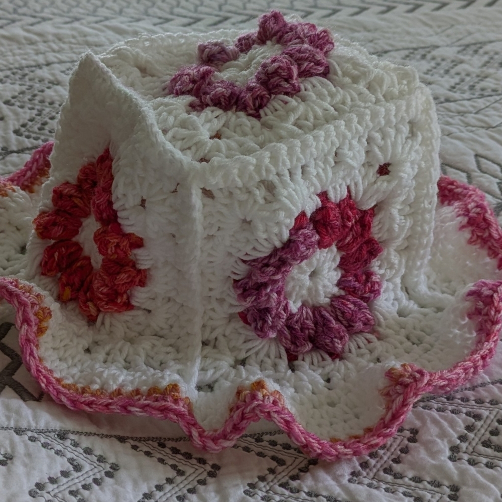 Handcrafted Crochet Hat - White and Pink - Picture 5 of 6